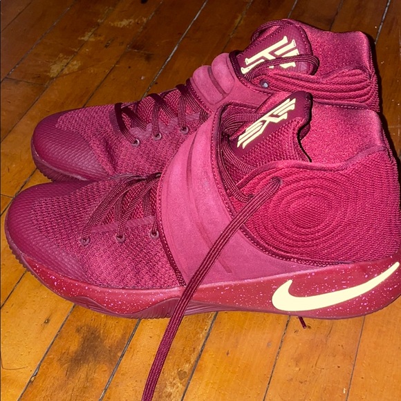 Kyrie 2 red velvet RARE size 14 - Picture 2 of 4